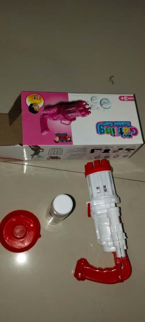 Bubble Gun- 8 Hole Automatic Gatling Bubble Gun Blower Maker, with 3 Batteries and Bubble Water(Assorted Color)